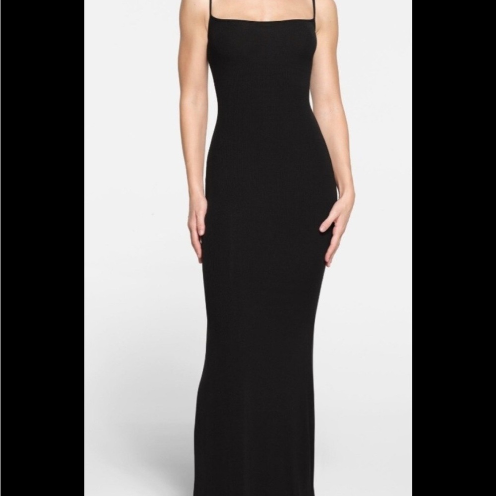 Skims Fits Everyone Long Slip Dress Onyx